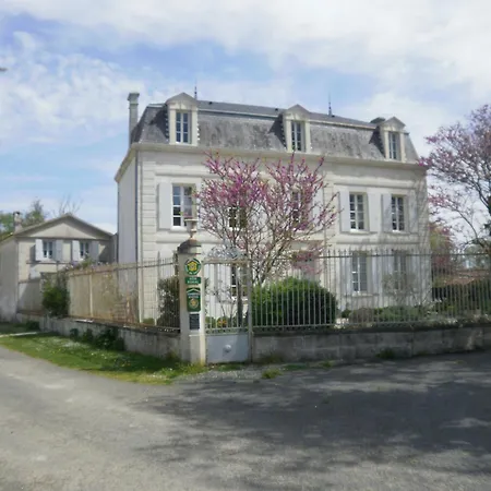 Domaine De Berthegille Pensión *